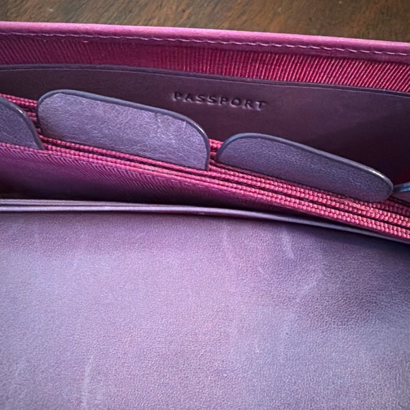 Abas Pink Clutch - Picture 6 of 6